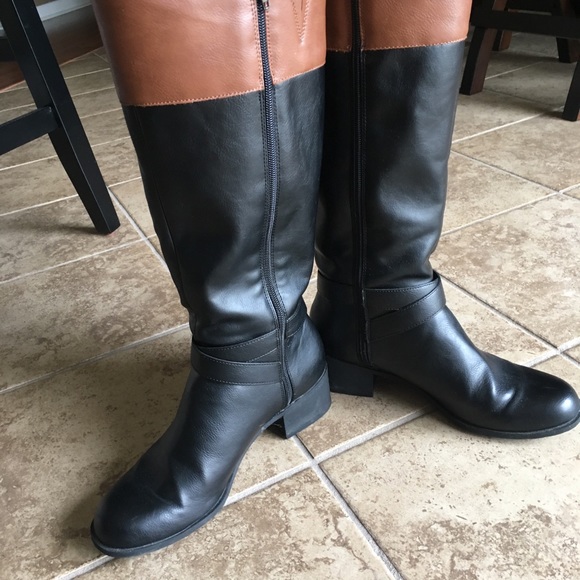 Boots size 10 - Picture 2 of 2